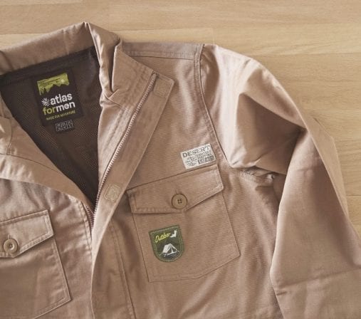 Personnaliser une veste avec un badge