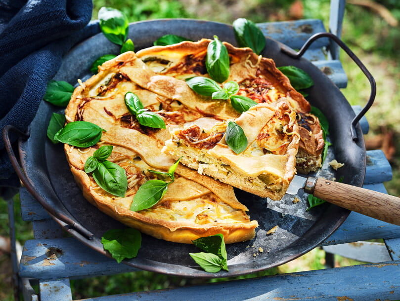 Tarte grillagée aux courgettes, aux poireaux et à la ricotta