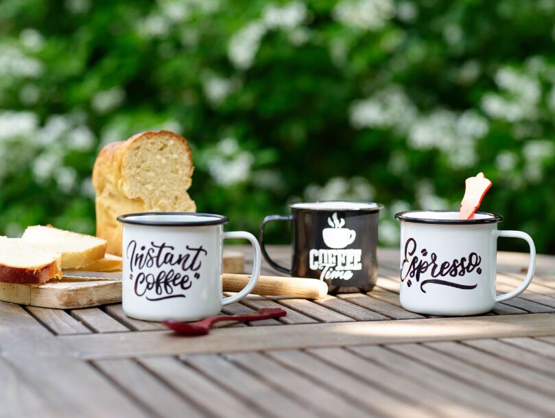 des mugs en émail personnalisés