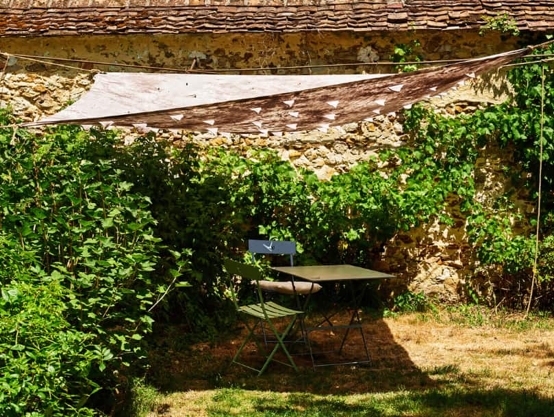 un voile d’ombrage en toile de récup’ (1) (1)