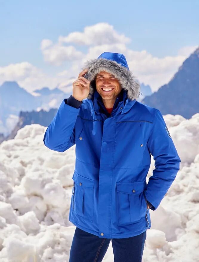 Parka může být také lemovaná umělou kožešinou