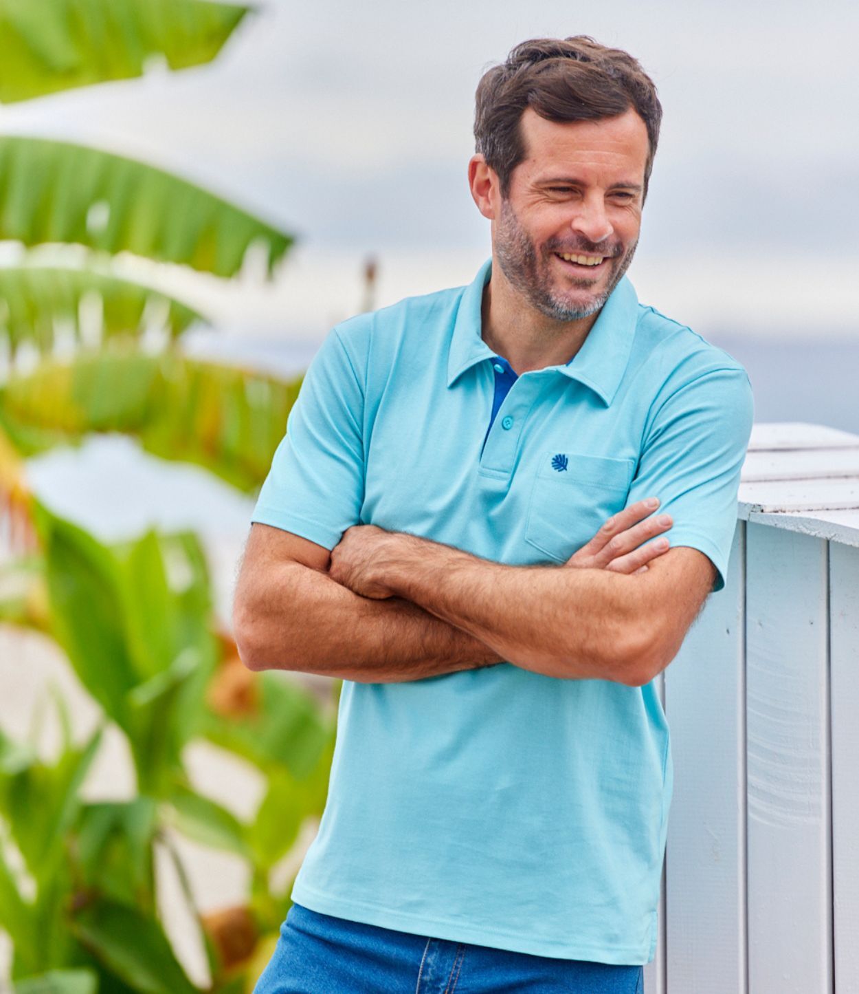 Smart-casual outfit with a polo shirt