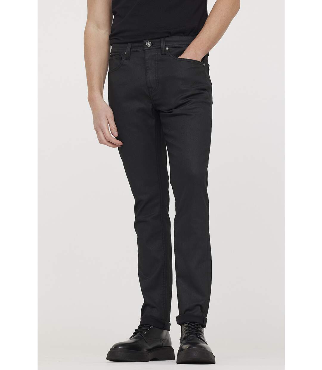 Jean LC122 Black coatted-1