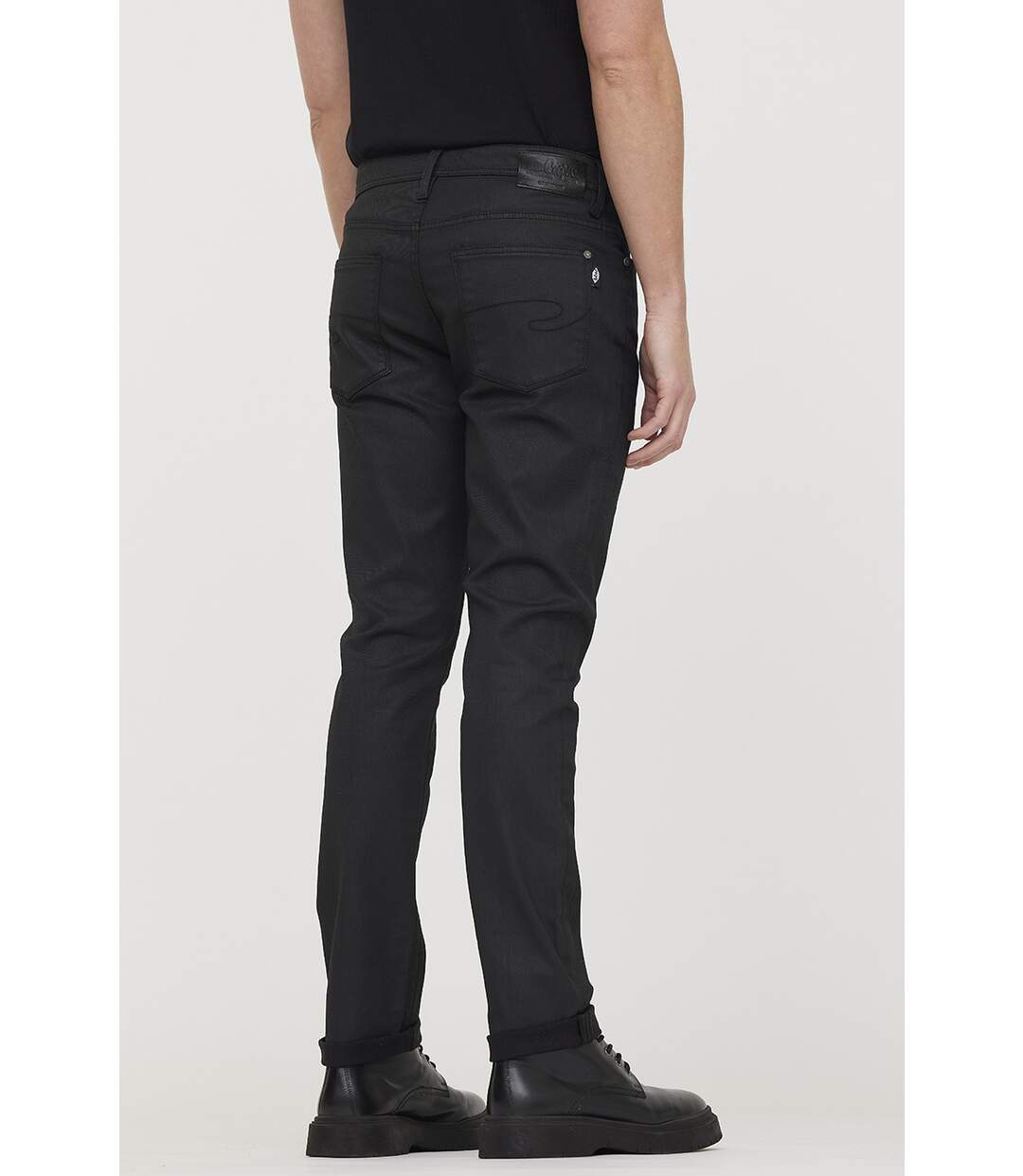 Jean LC122 Black coatted-2