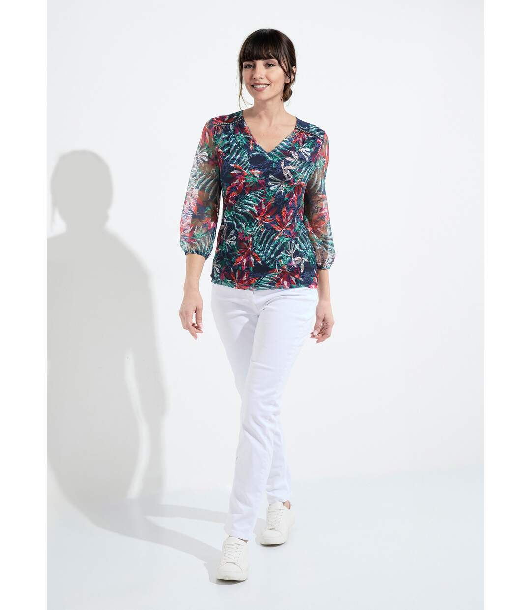 T-shirt col V maille dentelle imprimée-3