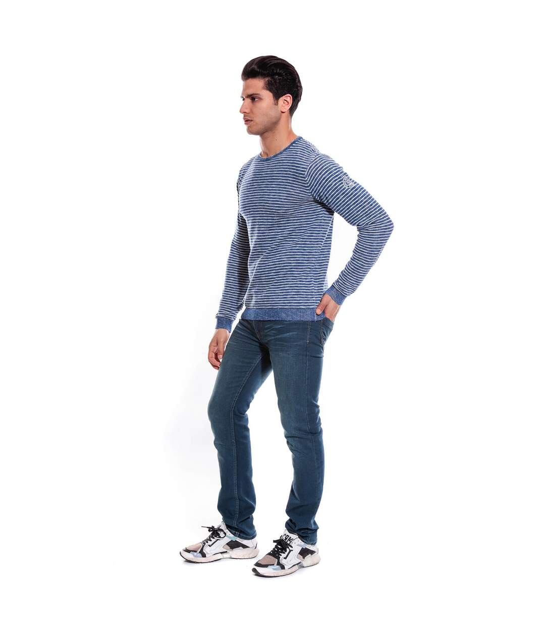 PULL ADONIS-4