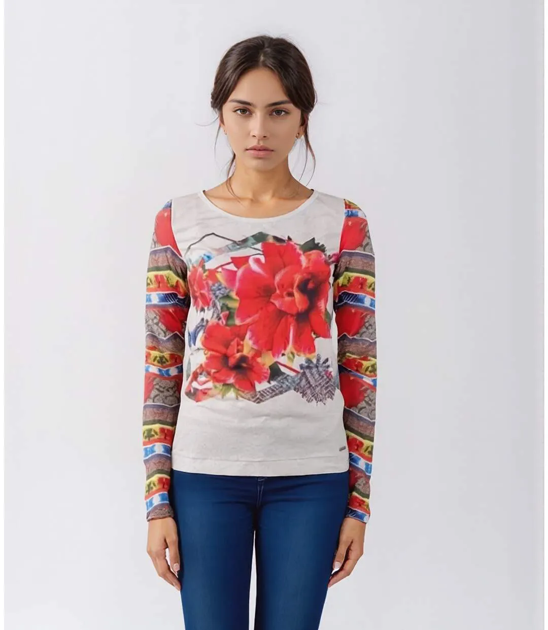 Tee-shirt manches longues femme avec motifs stylés - un must pour un look décontracté-5