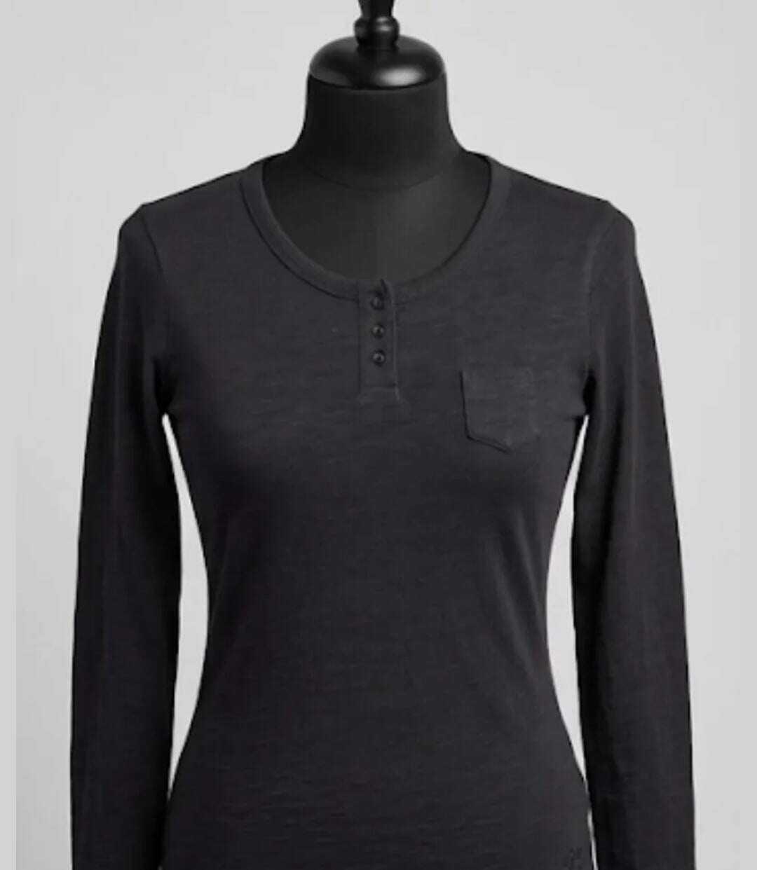 AXONE CHINA1N - Tee-shirt noir manches longues en coton flammé avec col 3 boutons et poche poitrine-3