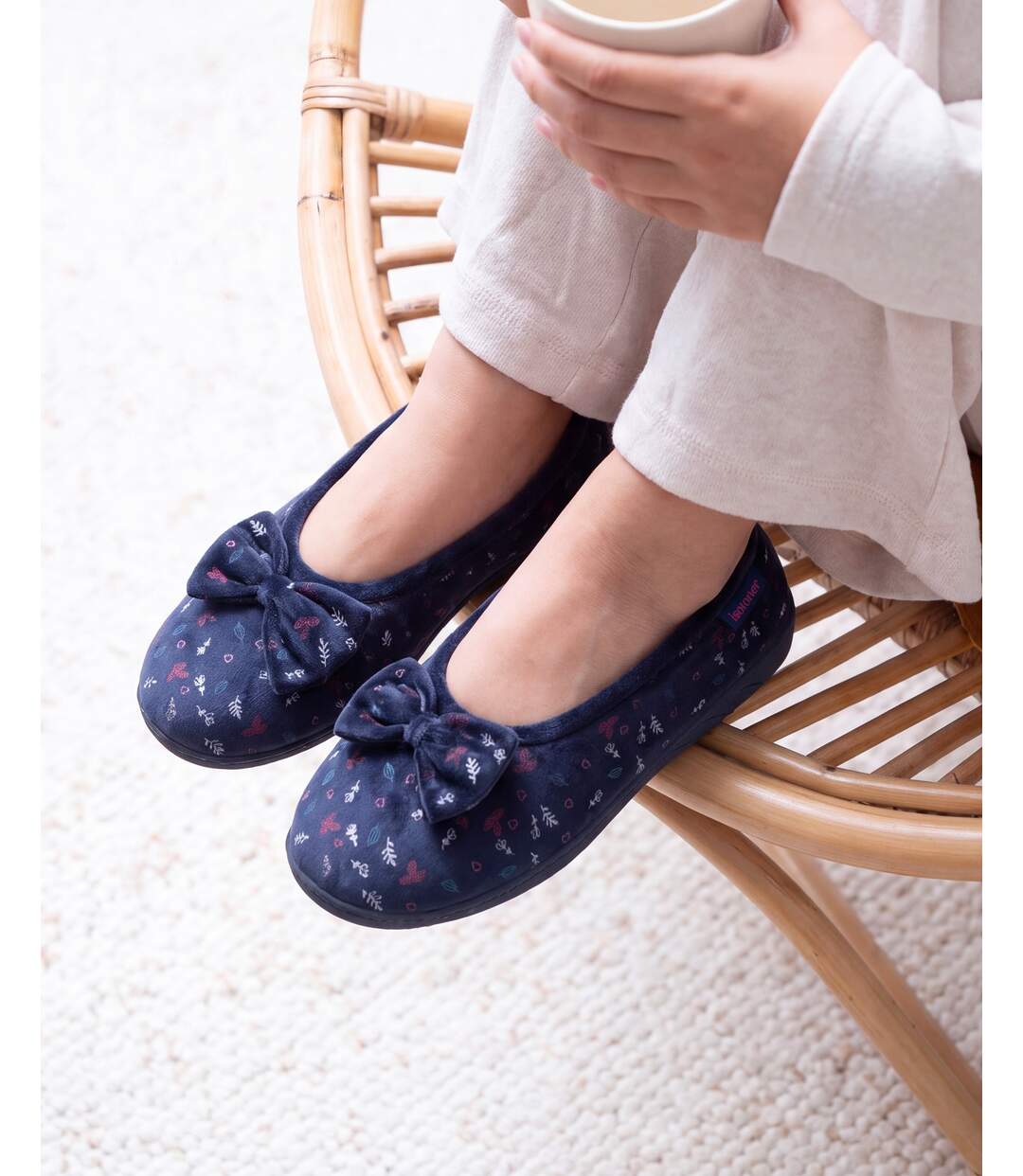 Isotoner Chaussons Ballerines femme microvelours semelle ergonomique mousse à mémoire forme-2