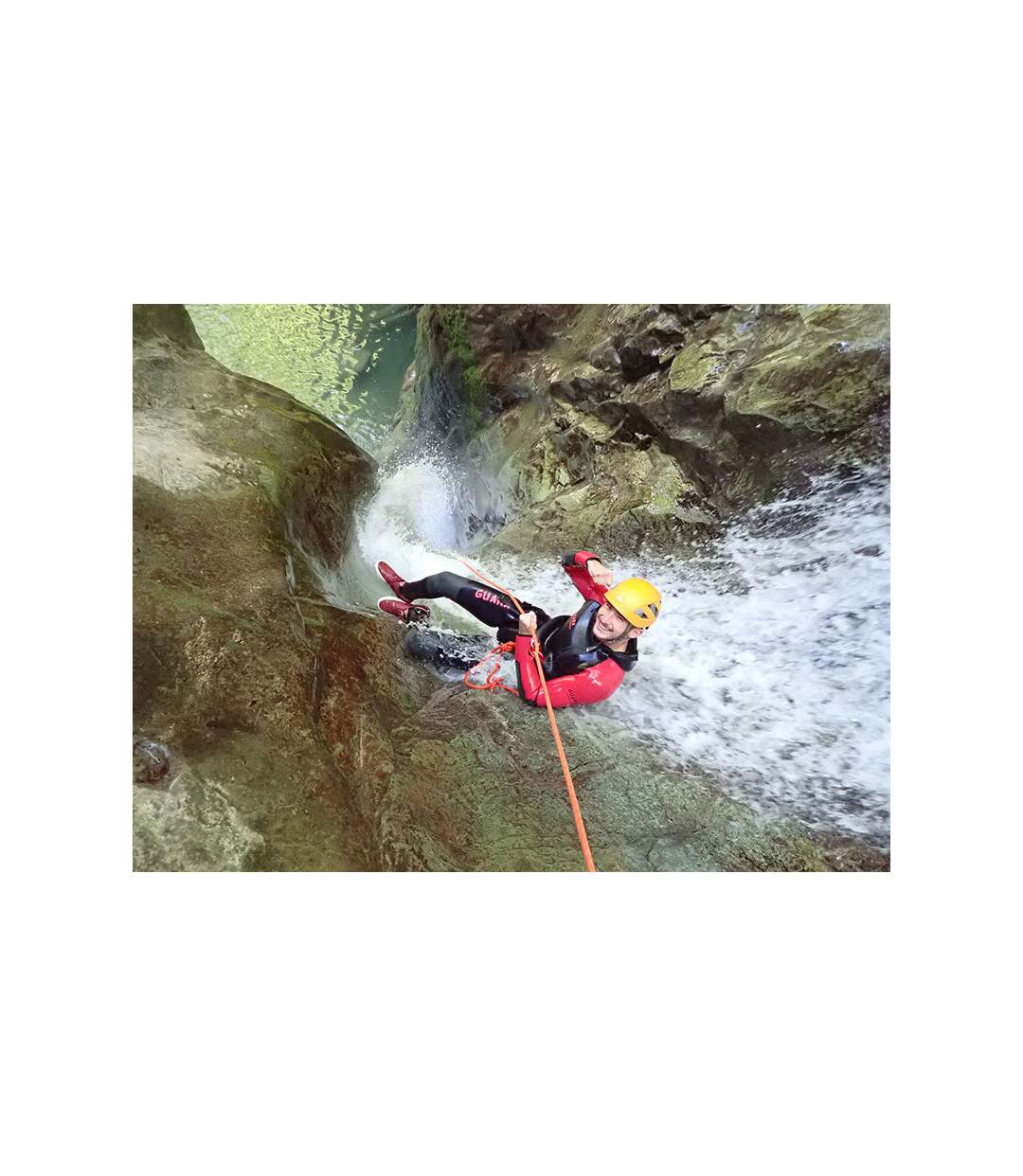 Session de canyoning de 3h30 près de Grenoble - SMARTBOX - Coffret Cadeau Sport & Aventure