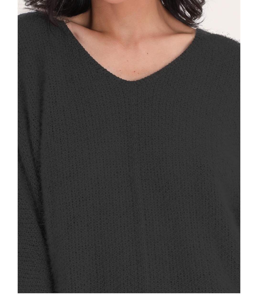 Pull femme manches longues - Couleur noir - Col en pointe