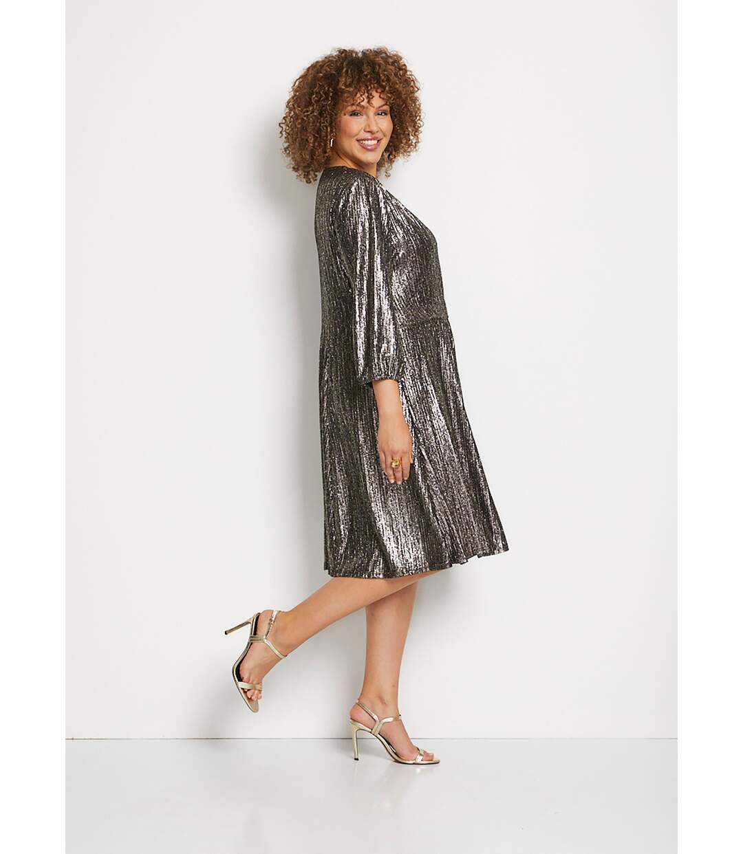 Robe scintillante encolure cache-coeur-3