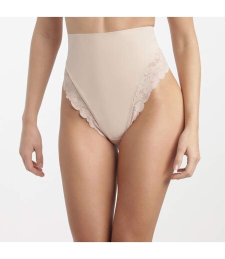 String galbant taille haute avec dentelle