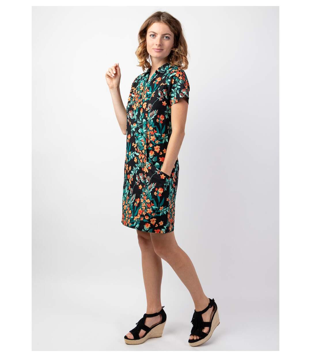 Robe courte coupe droite en coton ELANA noire motif fleurs Coton Du Monde-3