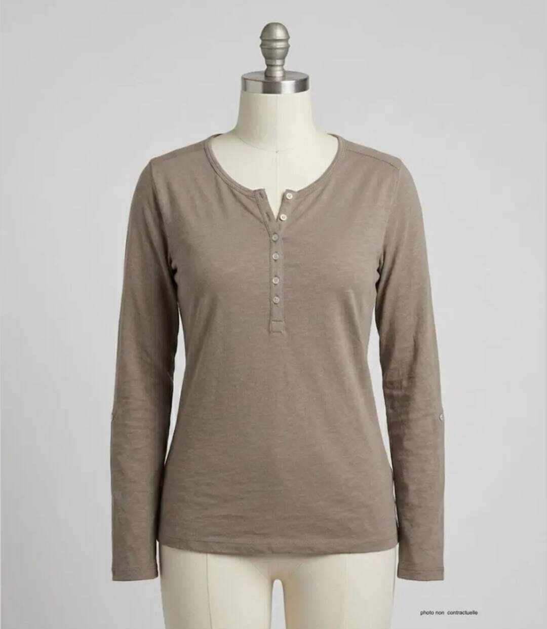 MAYFLOWER NINON3 : Tee-shirt manches longues taupe en coton flammé avec patte boutonnée-3