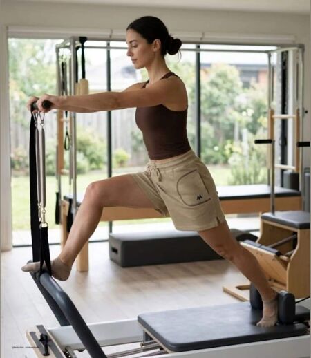 Short de sport en molleton femme sable MAYFLOWER SE9039S : la fraîcheur et la légèreté pour l'été