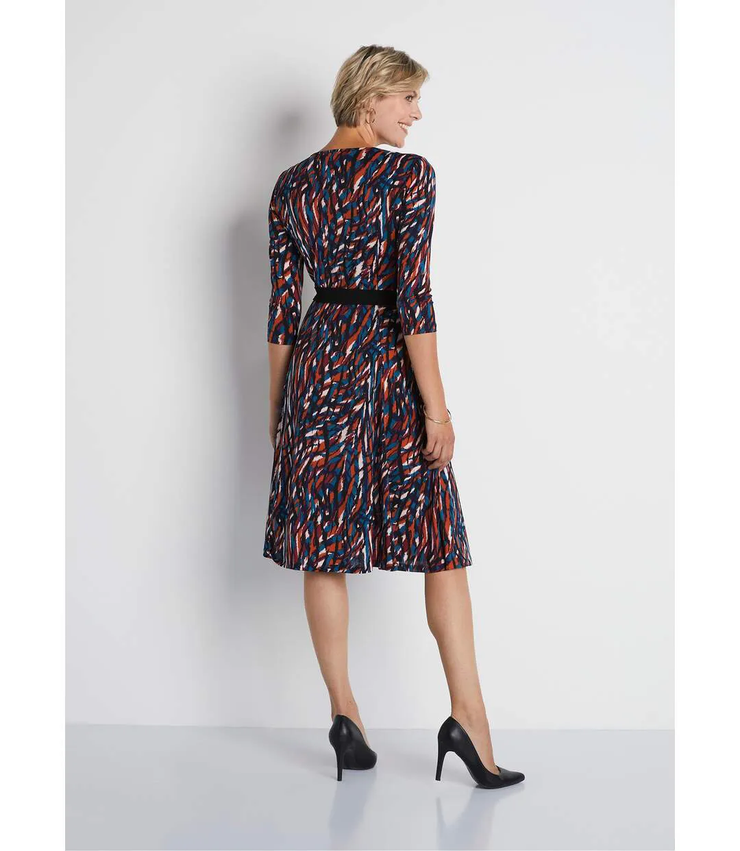 Robe courte ceinturée col rond en maille-2