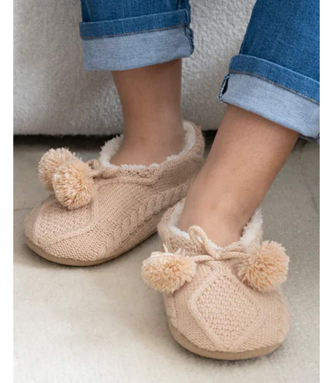 Isotoner Chaussettes d'intérieur femme ultra confortables, semelle en suédine avec picots antidérapants-2