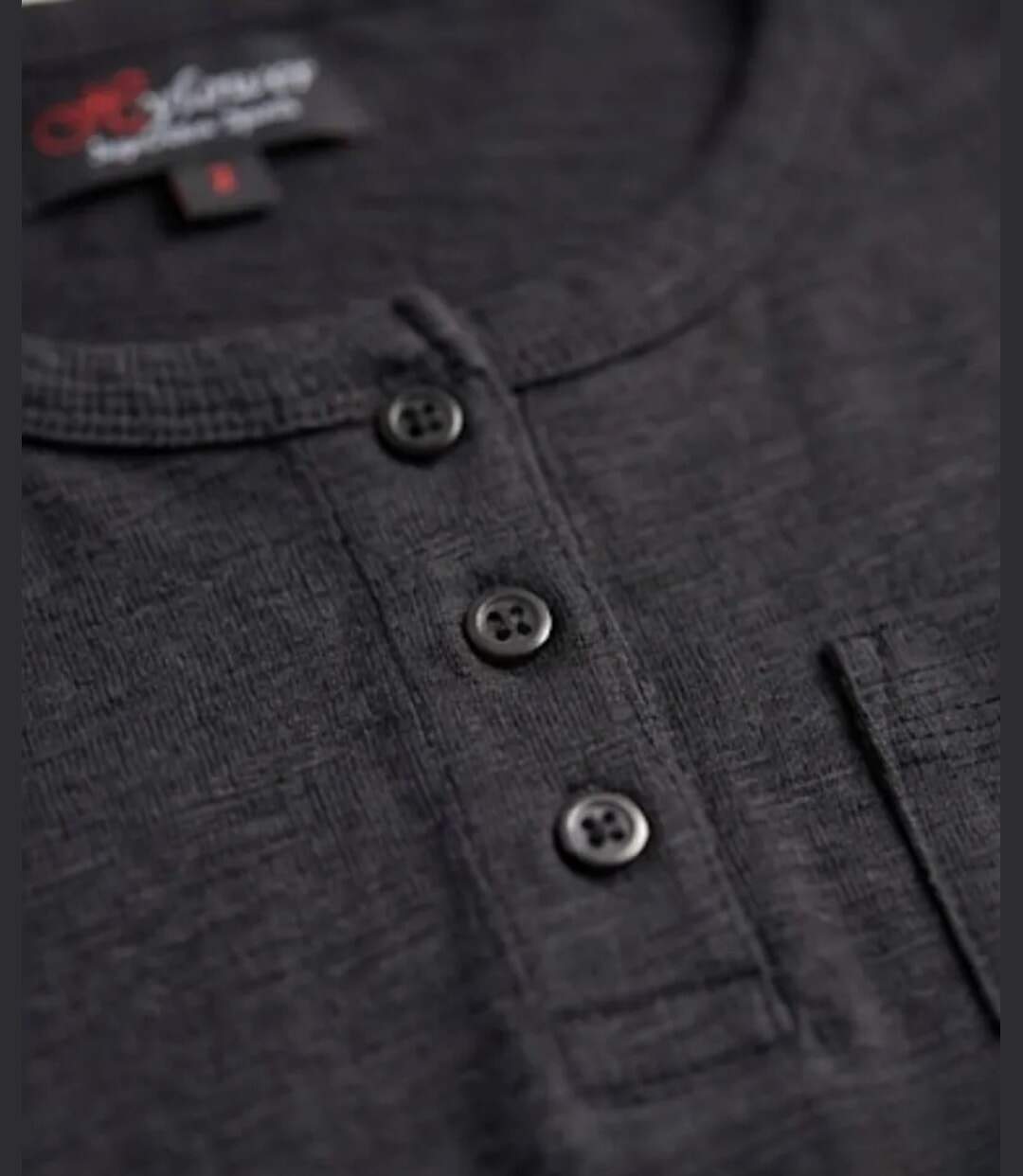 AXONE CHINA1N - Tee-shirt noir manches longues en coton flammé avec col 3 boutons et poche poitrine-4
