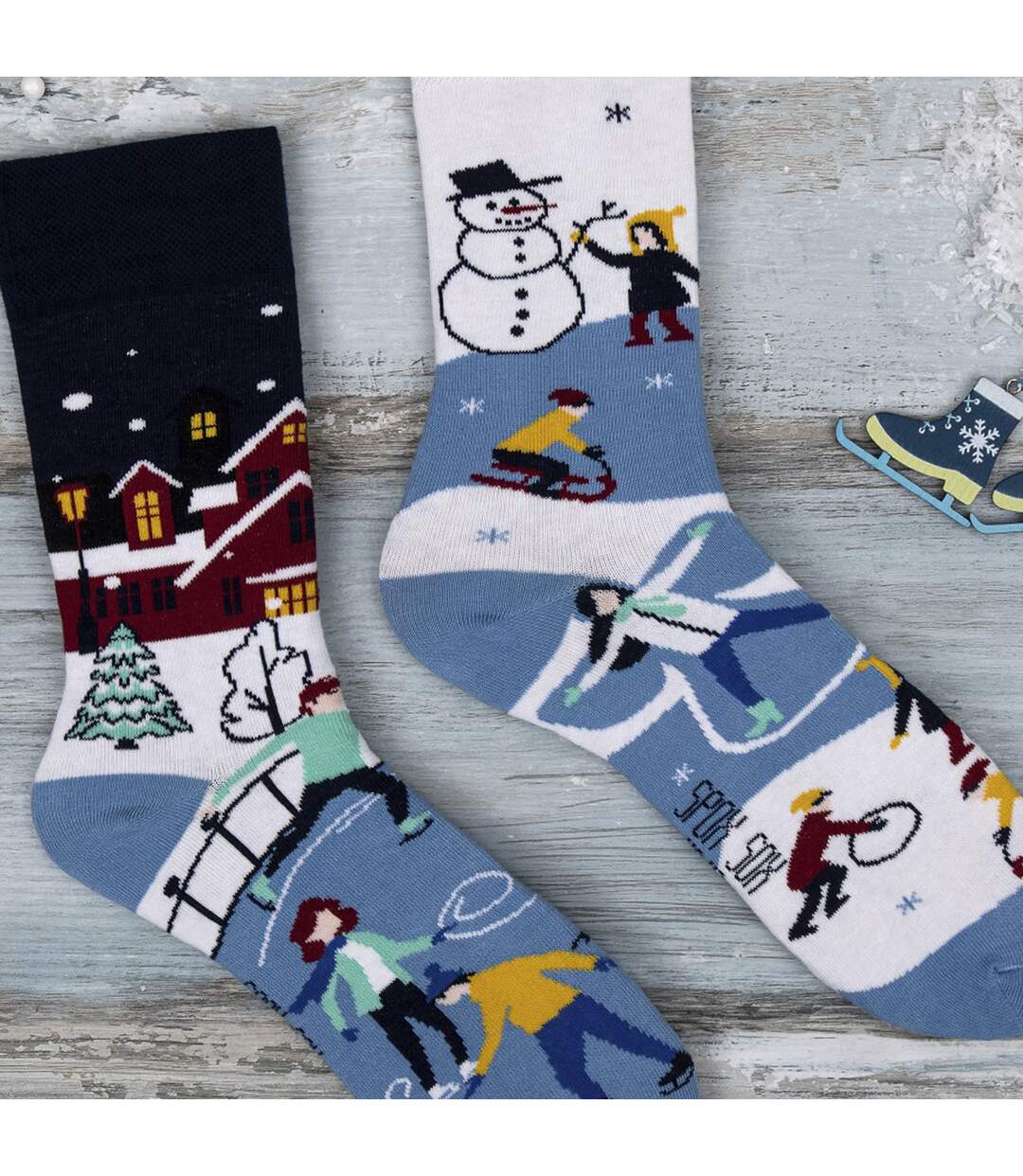 1 Pack Unisex Mismatched Novelty Odd Socks - Winter Activities-2