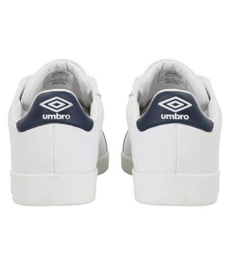 Umbro - Baskets CHEETHAM - Homme (Blanc / Bleu marine foncé) - UTUO2095