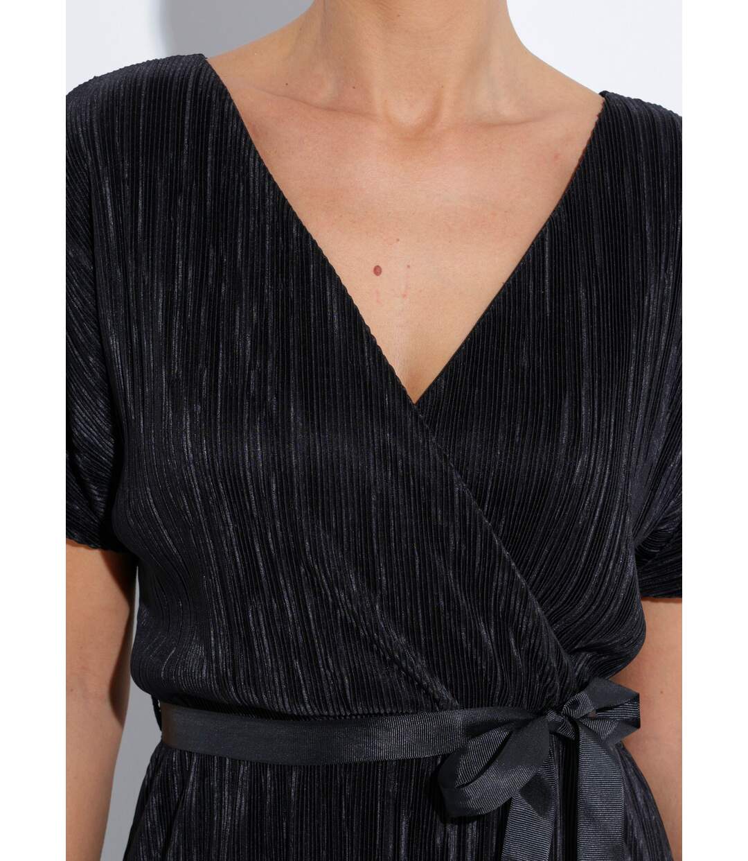 Robe chic plissée décolleté cache coeur-3