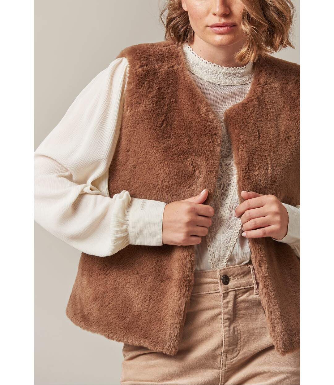 Veste sans manches en imitation fourrure FUZZY-4
