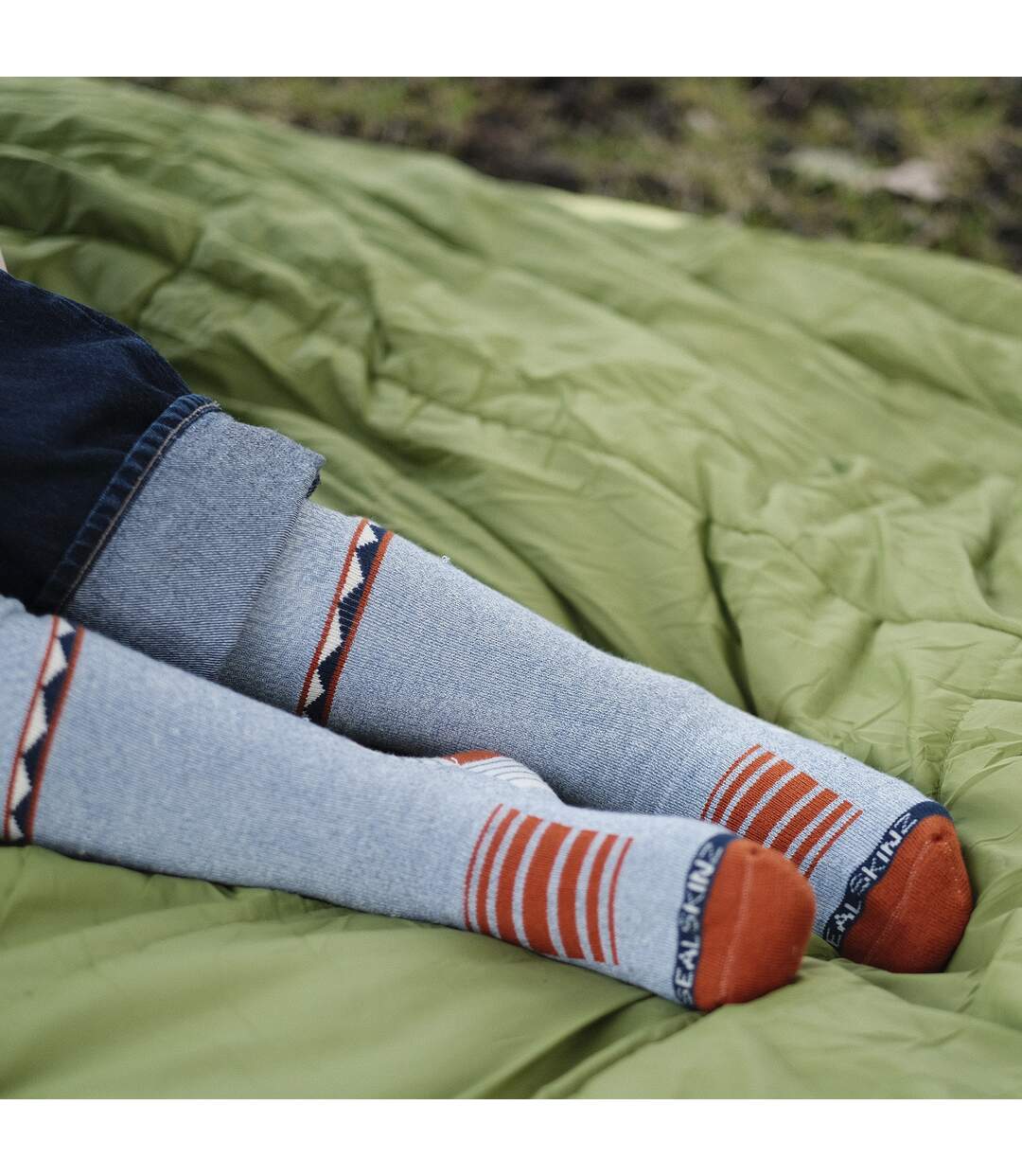 Bamboo Mid Length Hiking Socks for Men and Women-4