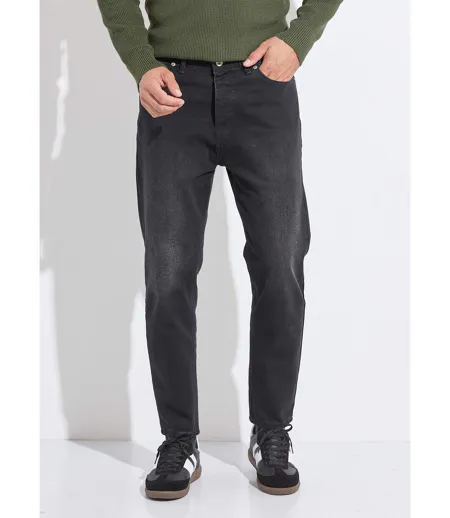 Jean 5 poches foncé, coupe tendance