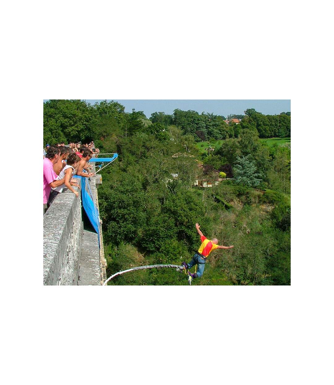 Saut à l'élastique depuis le viaduc Le Blanc près de Châteauroux pour 2 personnes - SMARTBOX - Coffret Cadeau Sport & Aventure