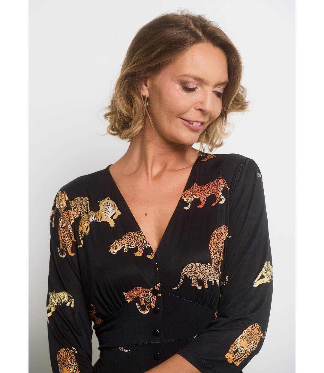 Robe fluide imprimé animalier col V-3