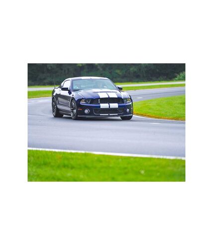 Stage de pilotage : 4 tours sur le circuit de Lohéac en Ford Mustang Shelby GT500 - SMARTBOX - Coffret Cadeau Sport & Aventure