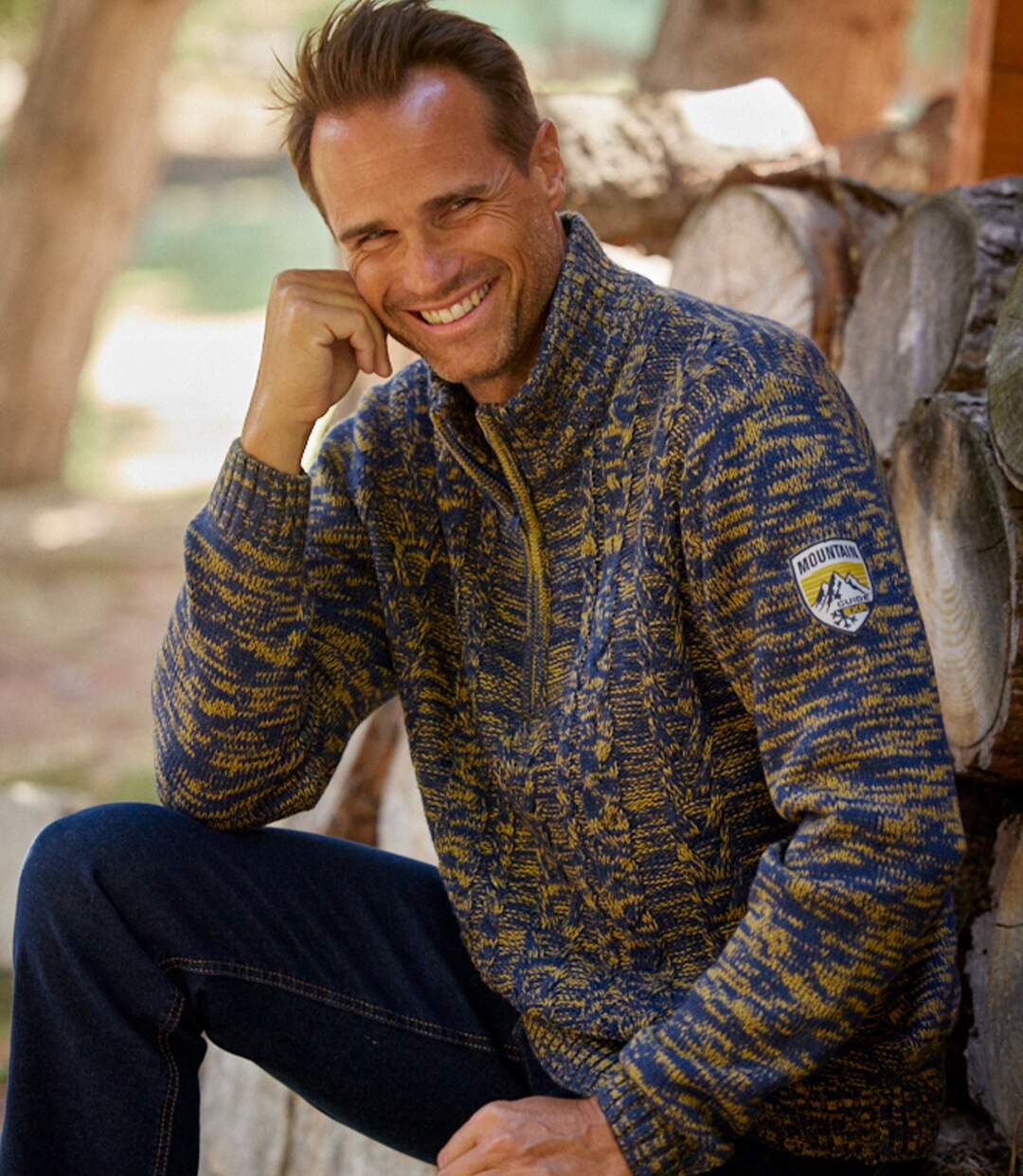 Trykotowy sweter z warkoczami i wykładanym kołnierzem  Atlas For Men