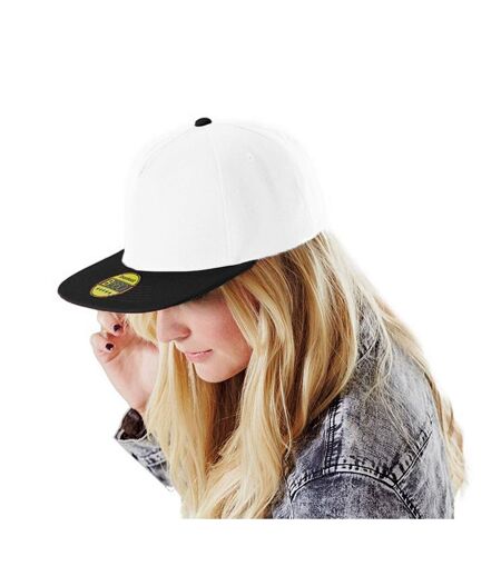 Lot de 2  casquettes à visière plate adulte blanc/noir Beechfield