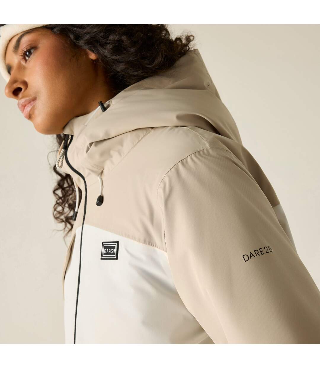 Blouson De Ski Décontracté Et Rembourré À Capuche Motif/style Blocs De Couleurs Femme Blanc Cassé Noir Dare 2B-4