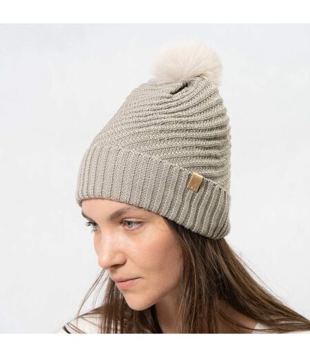 Isotoner Bonnet femme n'hésitez pas à compléter votre look avec les gants assortis.