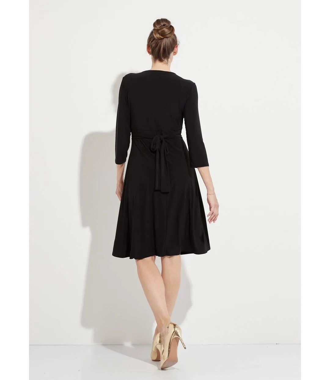 Robe courte col V effet drapé ceinture bijou-2