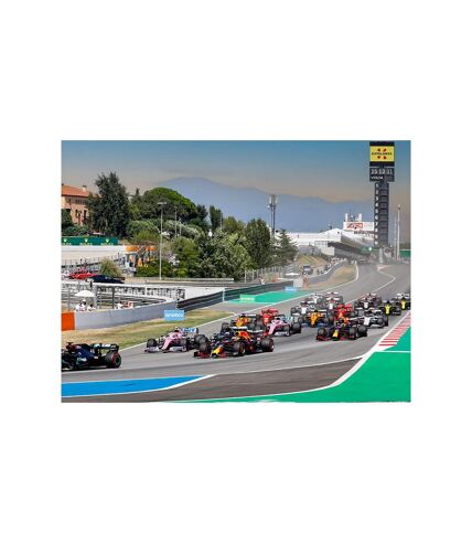 Grand Prix F1 d'Espagne 2024 : entrée 3 jours avec séjour en demi-pension dans un hôtel pour 2 - SMARTBOX - Coffret Cadeau Sport & Aventure