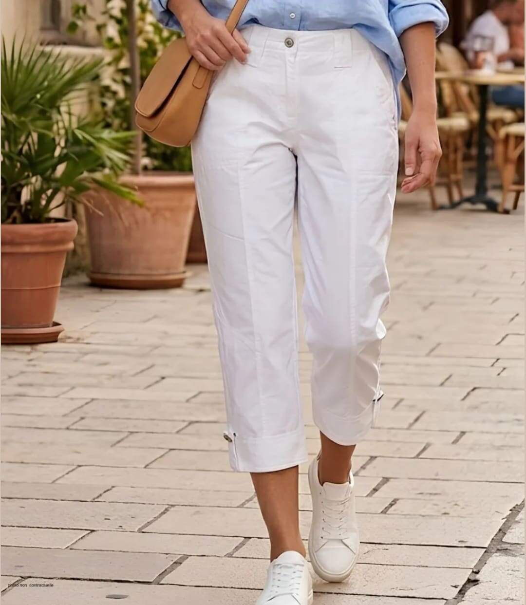AXONE SE1032 : Pantacourt blanc à surpiqûres pour un look estival frais et élégant-1