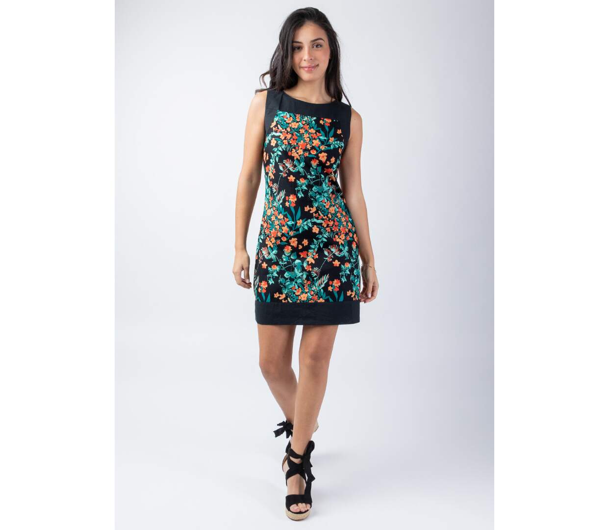 Robe courte cintrée en coton TATIANA imprimé noir et fleuri Coton Du Monde-5