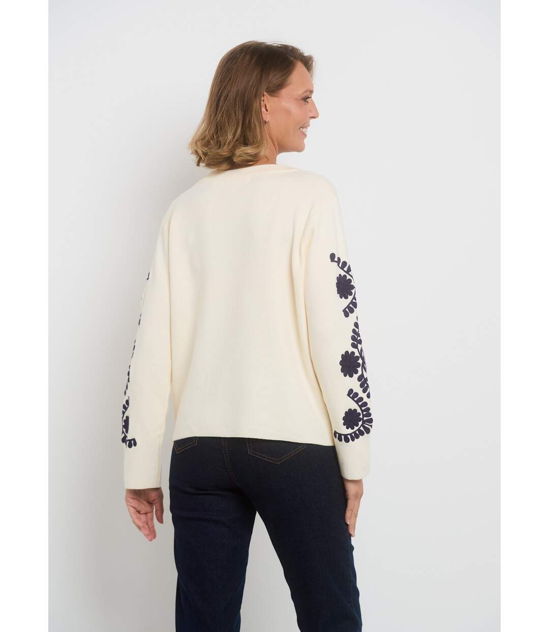 Pull manches avec broderies fantaisie-2