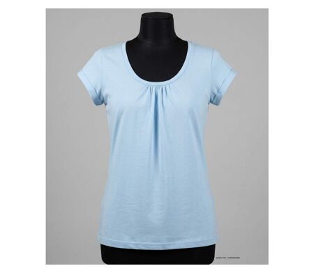 Tee-shirt Mayflower Djibouti3 en coton bio : la douceur du bleu clair et des fronces féminines
