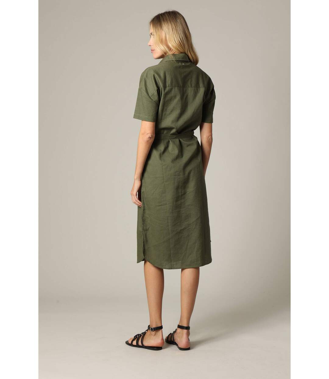 Robe chemise ceinturée avec deux poches sur le devant LUANA-4