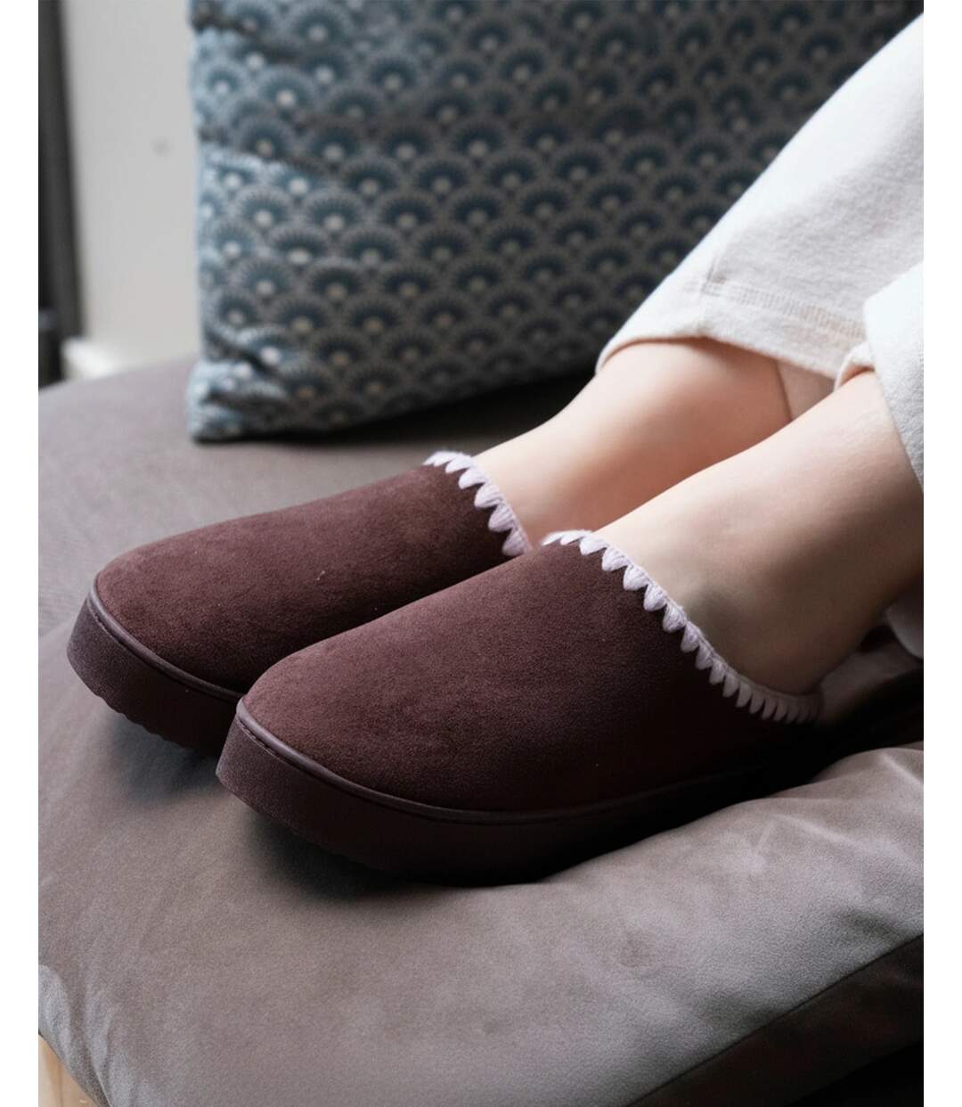 Isotoner Chaussons mules femme ultra confortables, en suédine semelle plateforme 3,5 cm-2