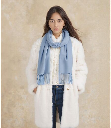écharpe élégante Femme en Bleu Ciel - Accessoire Chic pour l'Hiver