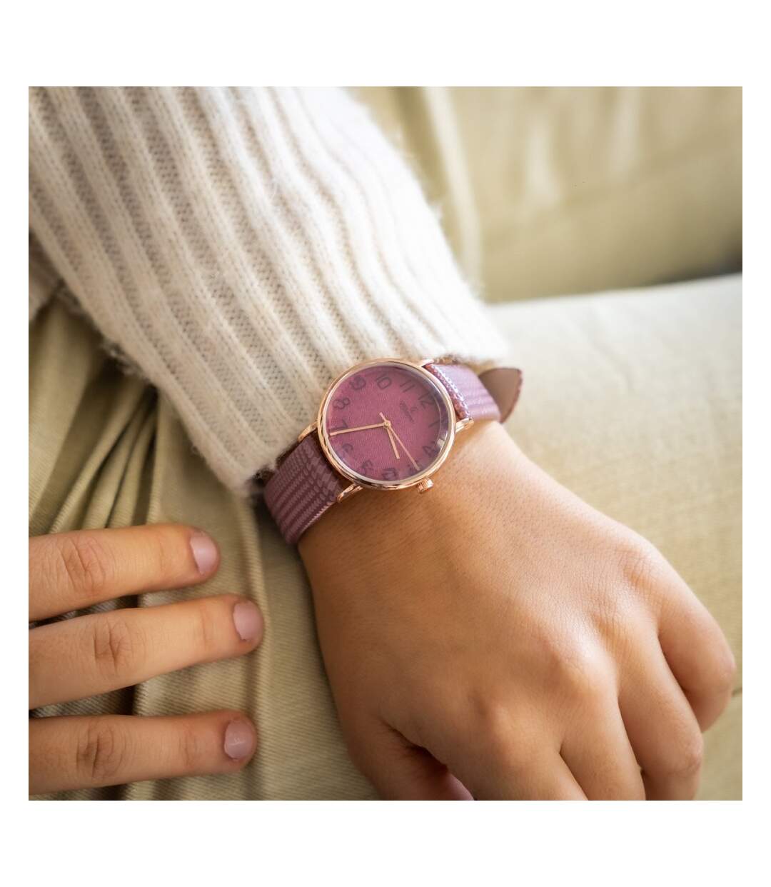 Magnifique Montre Femme Violet CHTIME