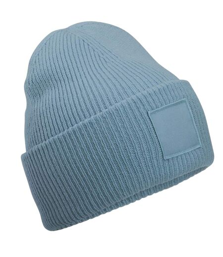 Tonal patch beanie dusty blue Beechfield