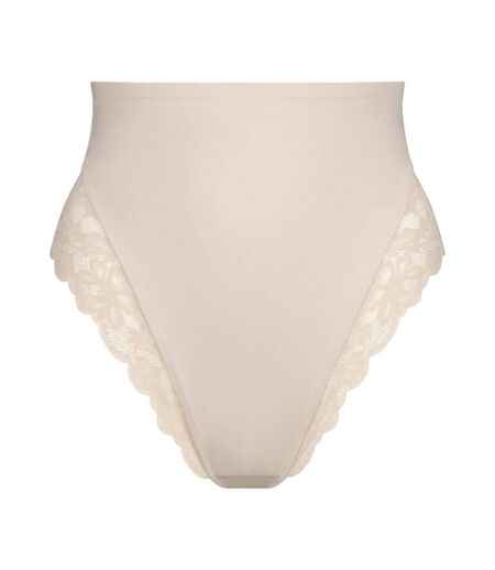String galbant taille haute avec dentelle