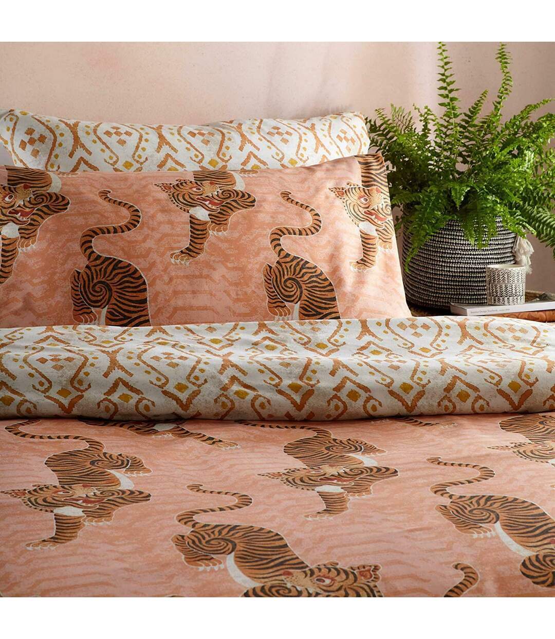 Tibetan tiger duvet set coral Furn