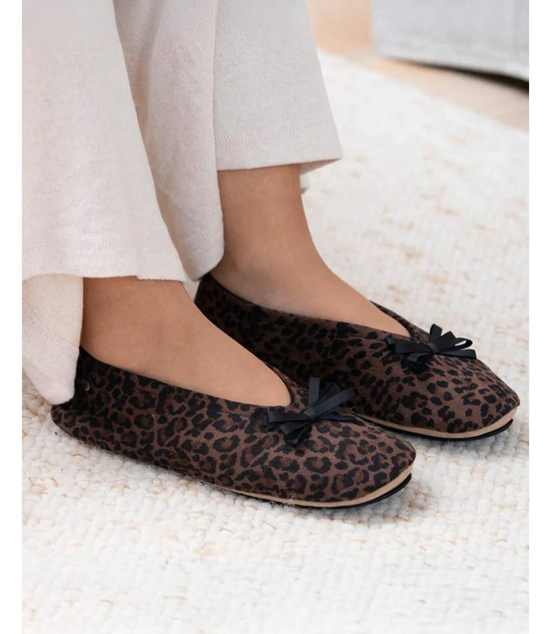 Isotoner Chaussons Ballerines femme semelle intérieure moelleuse et confortable-2